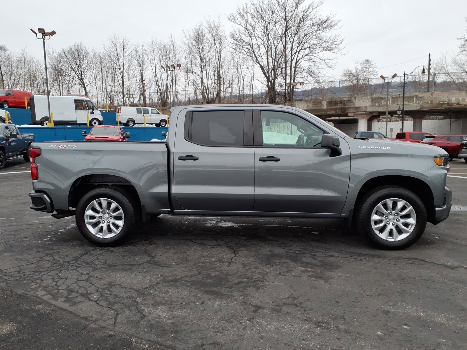 Used 2021 Chevrolet Silverado 1500 Custom image 2