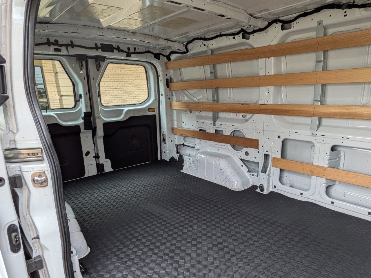 Used 2024 Ford Transit 250 w/ Exterior Upgrade Package image 28