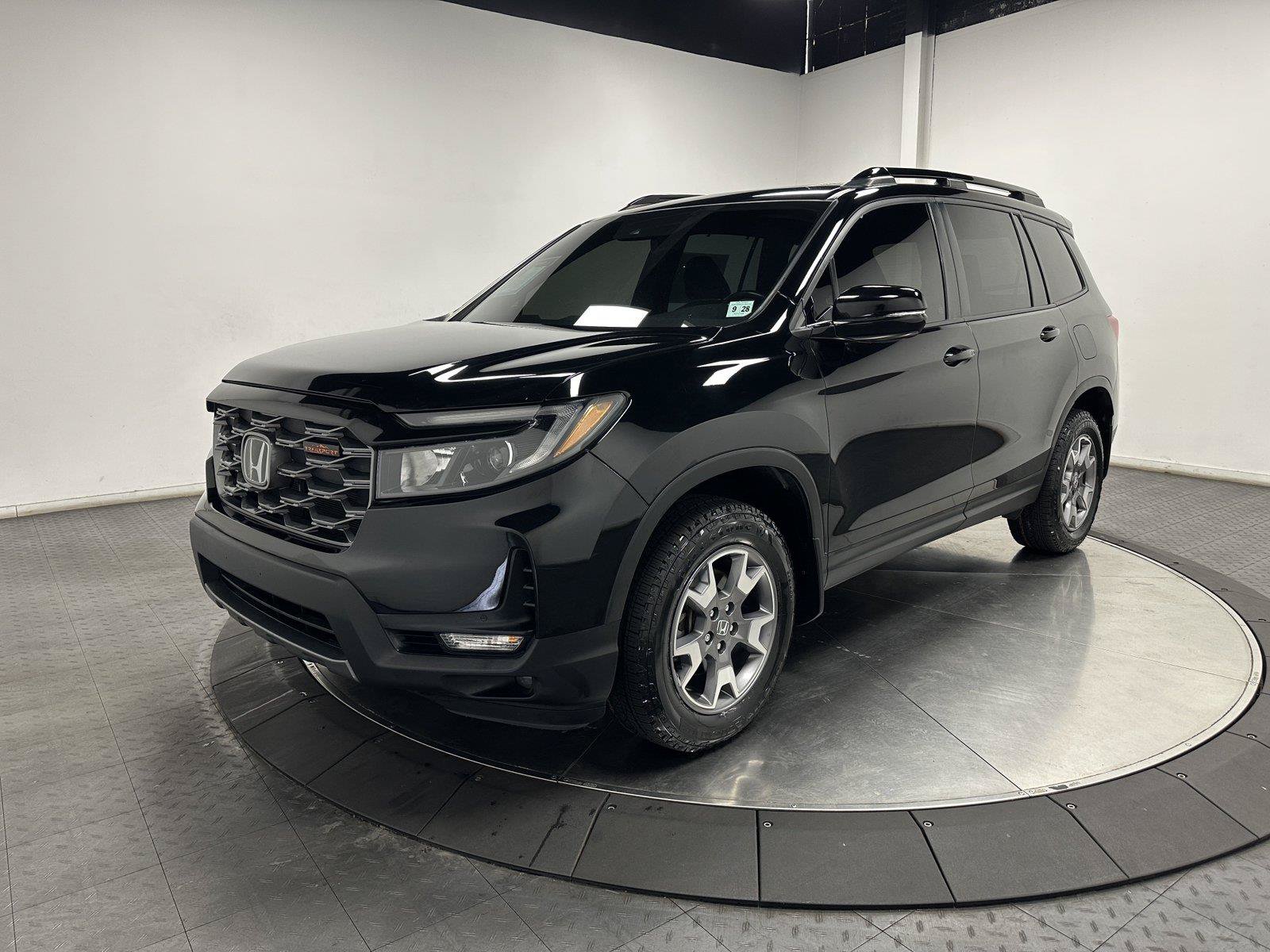 Certified 2023 Honda Passport TrailSport image 1