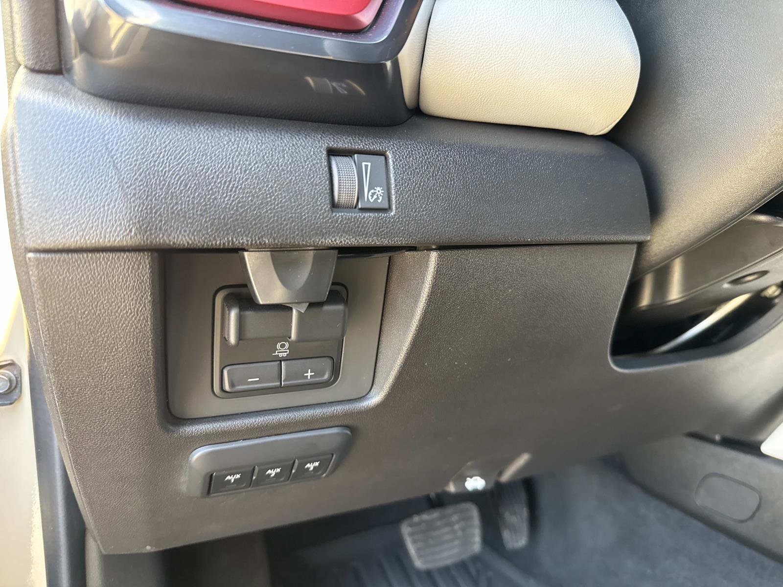 Certified 2024 GMC Canyon AT4X w/ AT4X AEV Edition AWD/4WD image 40