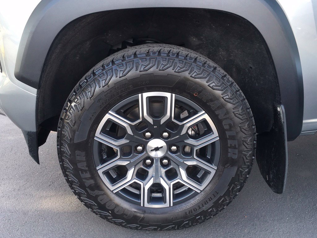 Used 2023 Chevrolet Colorado Z71 w/ Z71 Convenience Package 2 AWD/4WD image 38