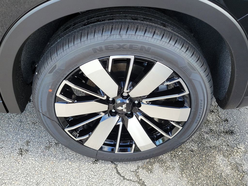 New 2025 Mitsubishi Outlander SE image 7