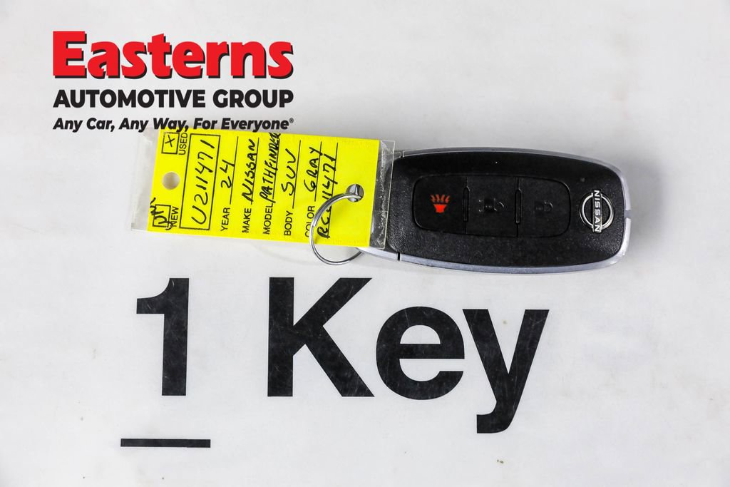 Used 2024 Nissan Pathfinder S image 22