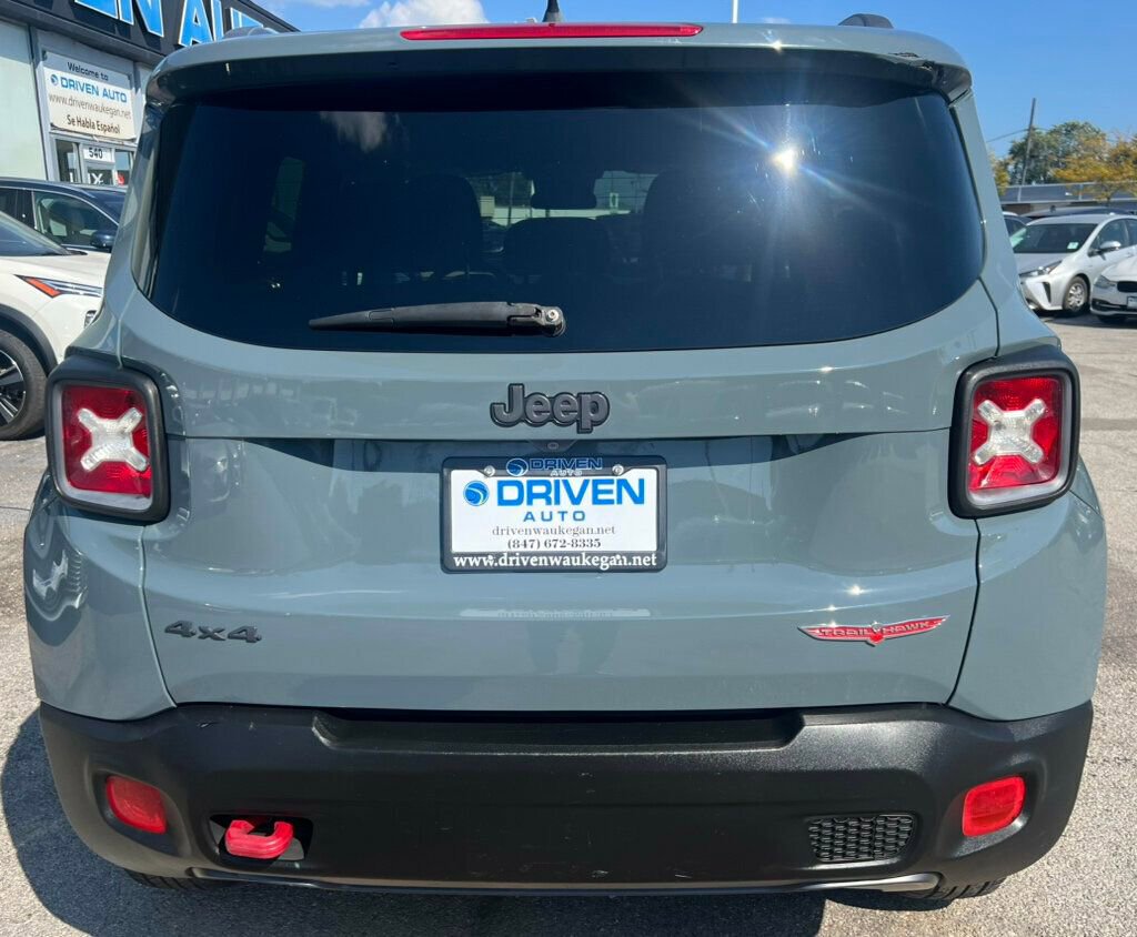 Used 2015 Jeep Renegade Trailhawk w/ Cold Weather Group image 25