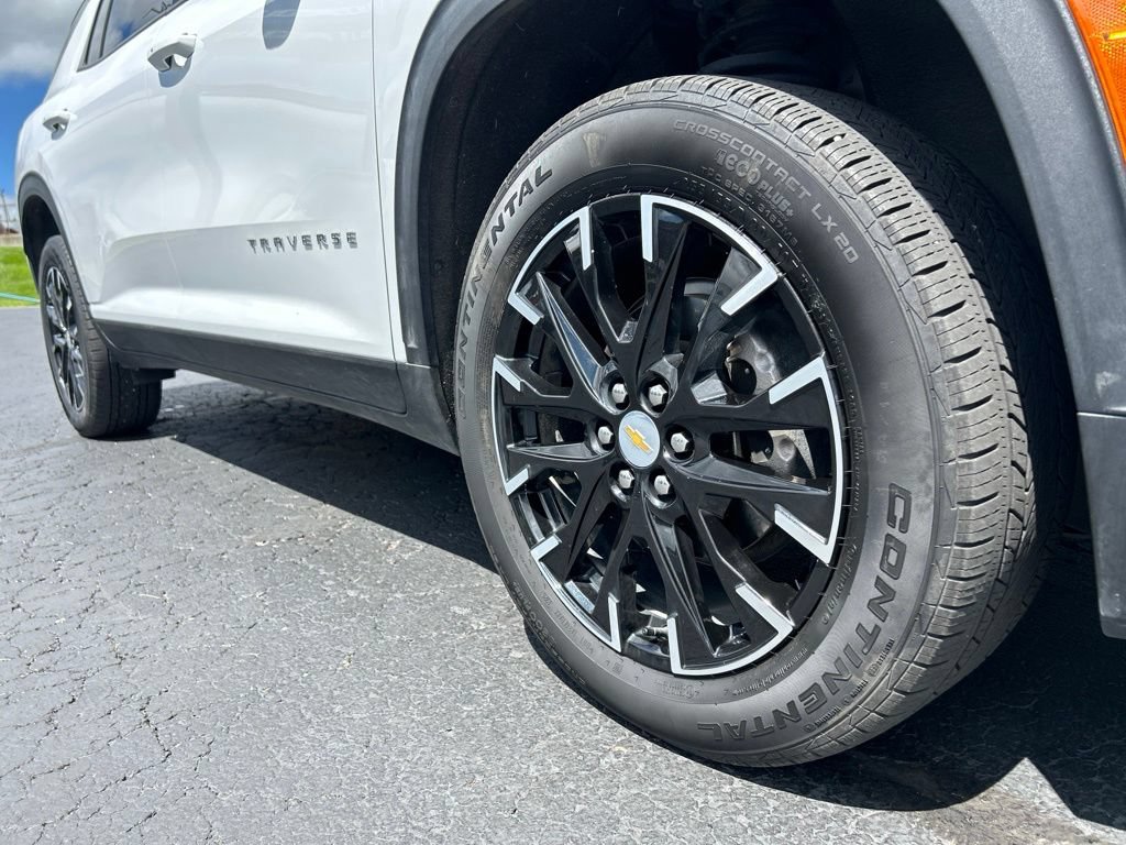 Used 2025 Chevrolet Traverse LT w/ Sun and Wheel Package AWD/4WD image 11