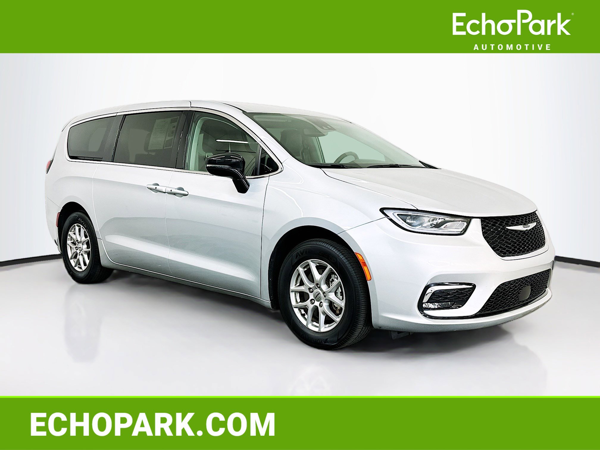 Used 2024 Chrysler Pacifica Touring-L