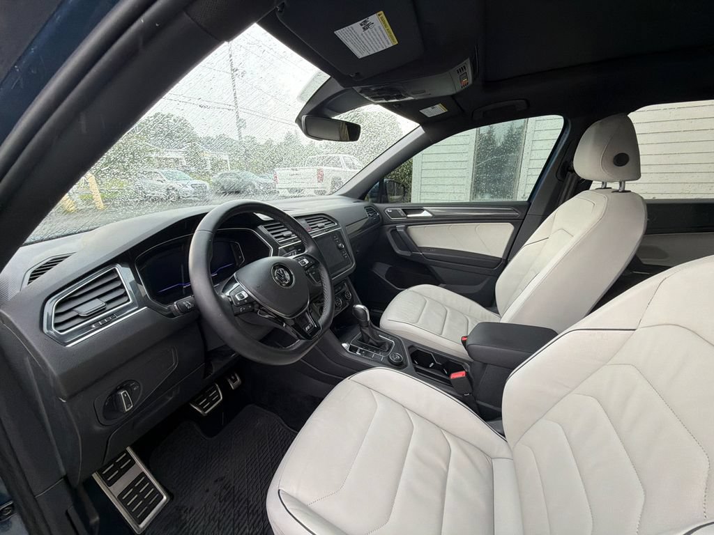 Used 2020 Volkswagen Tiguan SEL Premium R-Line AWD/4WD image 16