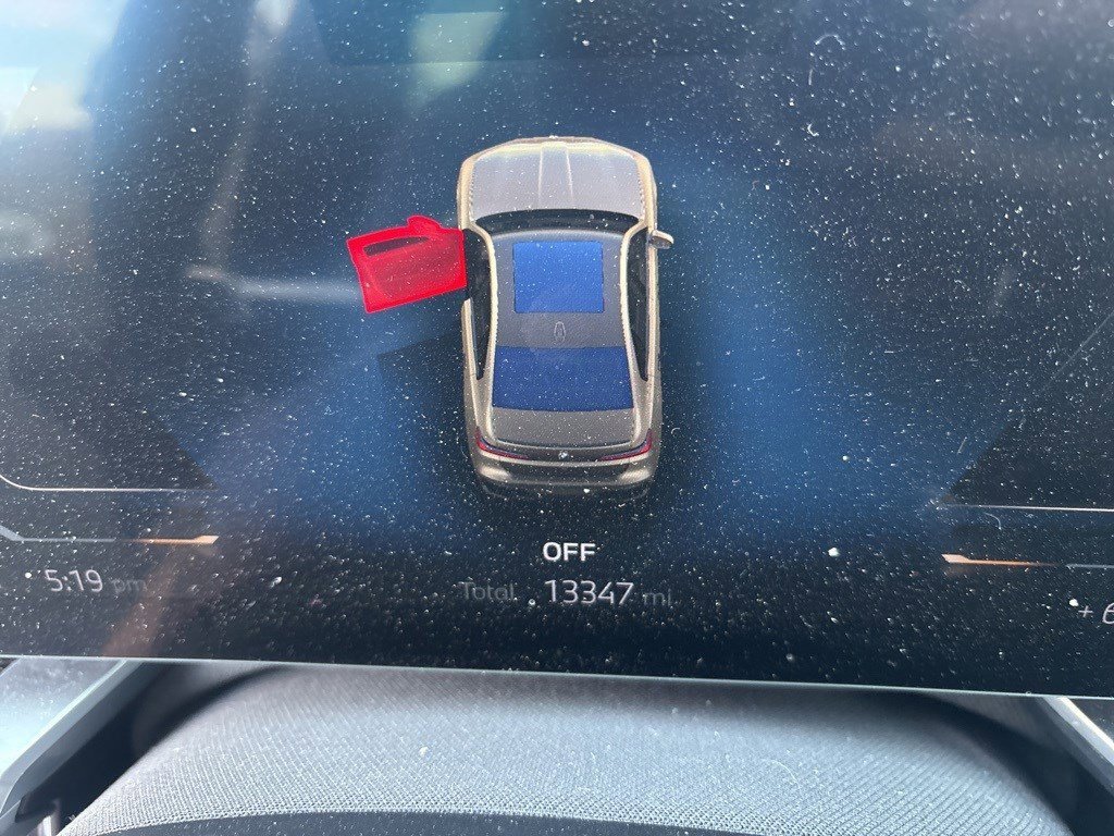 Used 2023 BMW 760i xDrive w/ Luxury Rear Seating Package image 12