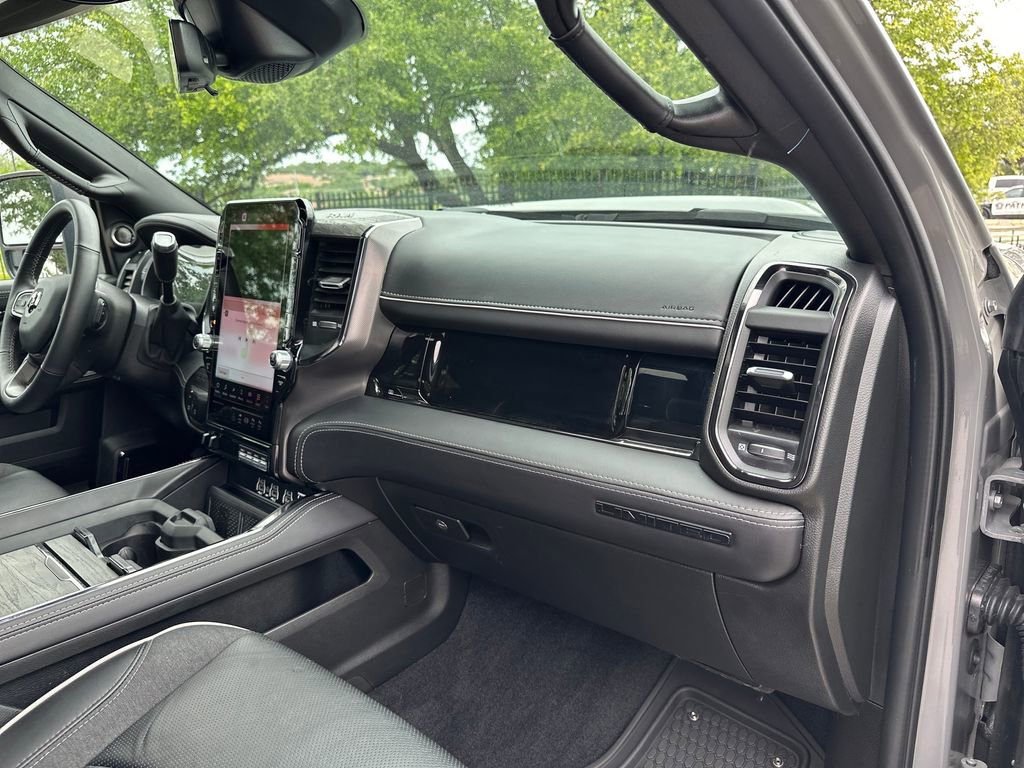 Used 2026 RAM 2500 Limited AWD/4WD image 39