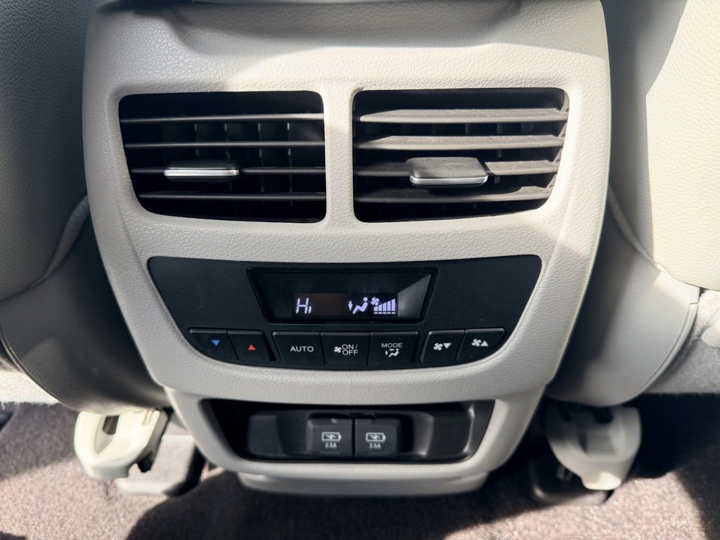 Used 2020 Acura MDX SH-AWD image 32