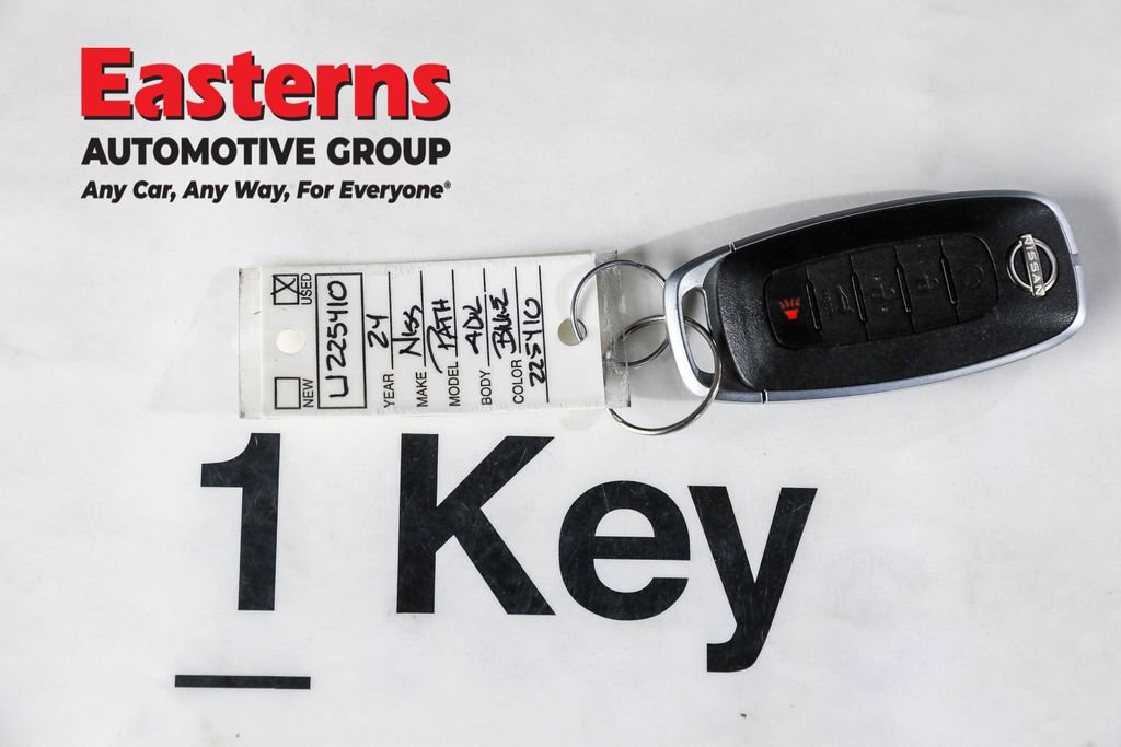 Used 2024 Nissan Pathfinder SL image 25