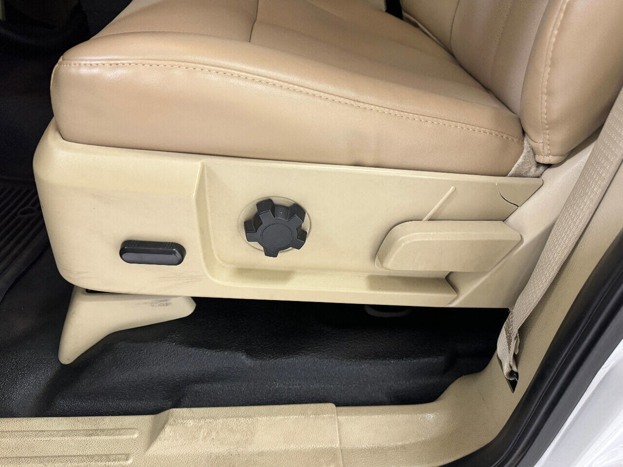 Used 2015 Ford Expedition XL image 90