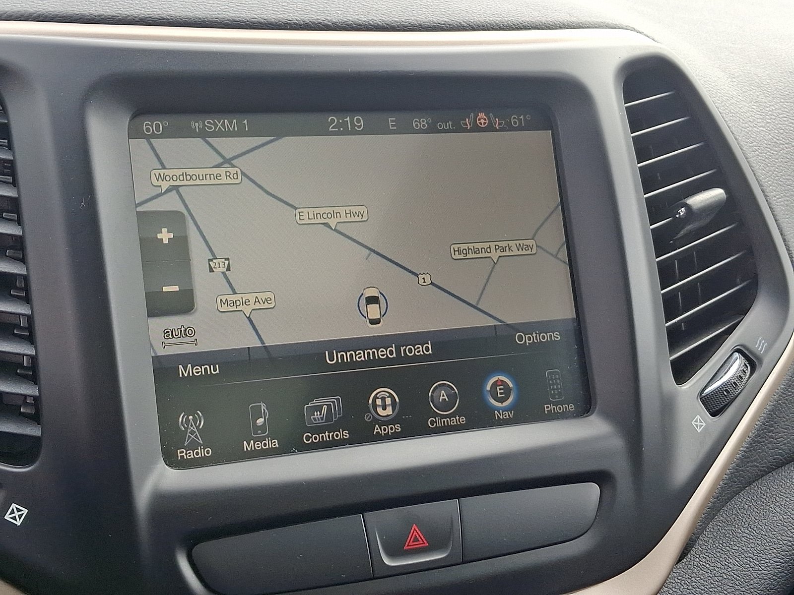 Used 2016 Jeep Cherokee Limited AWD/4WD image 17