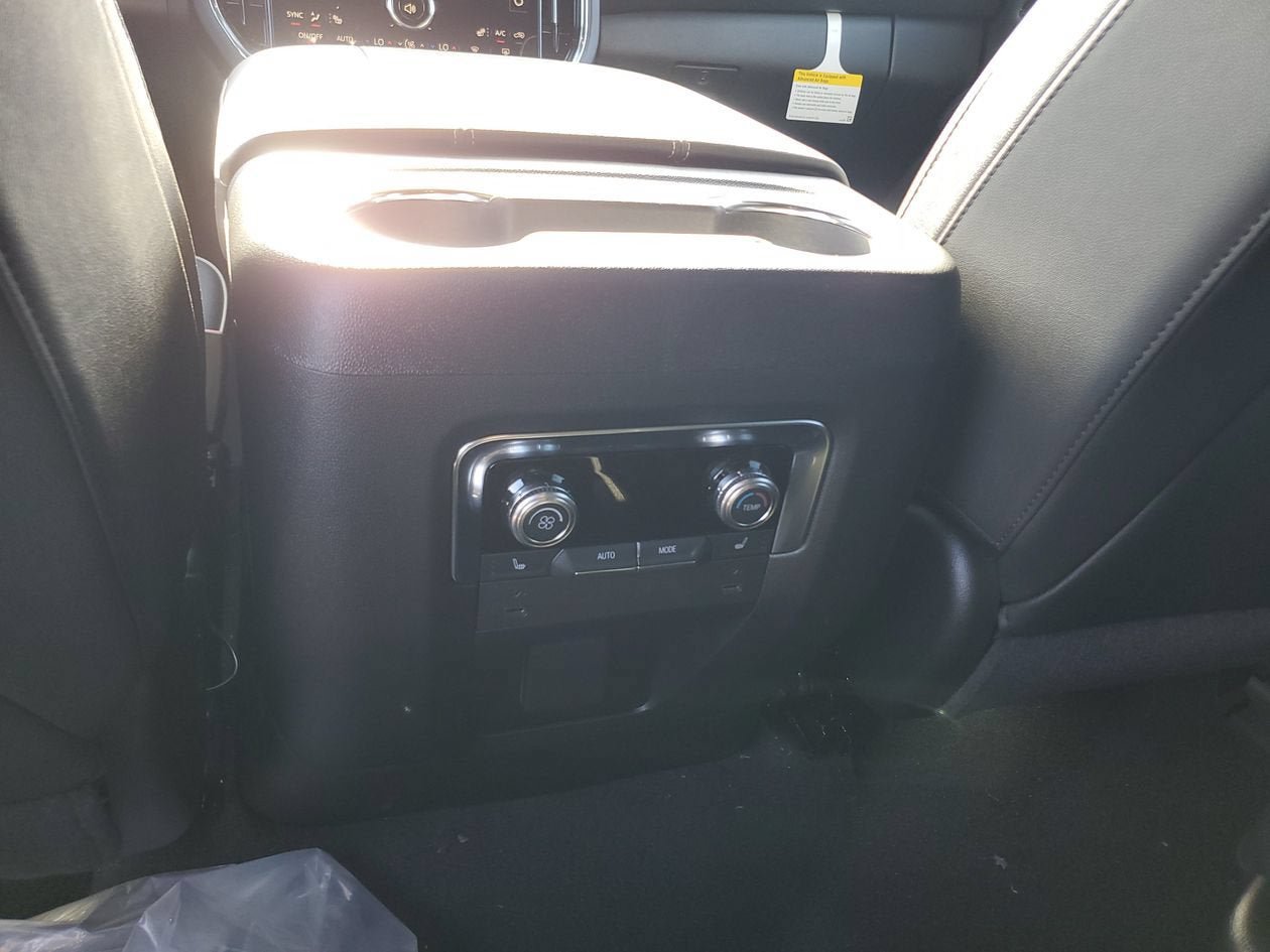 New 2026 GMC Yukon XL Elevation AWD/4WD image 16