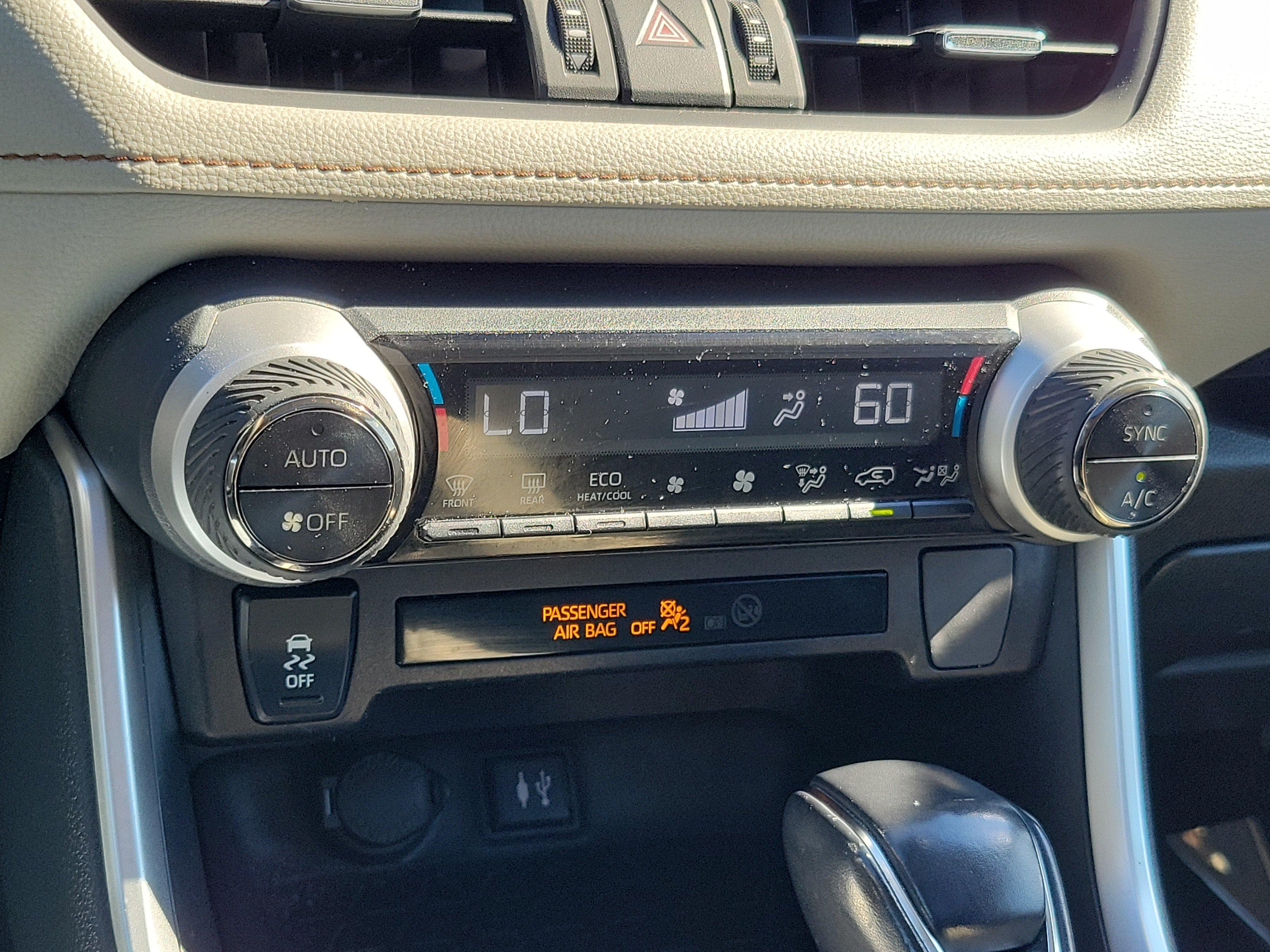 Certified 2019 Toyota RAV4 XLE Premium FWD image 30