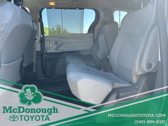 Certified 2024 Toyota Sienna XLE FWD image 8