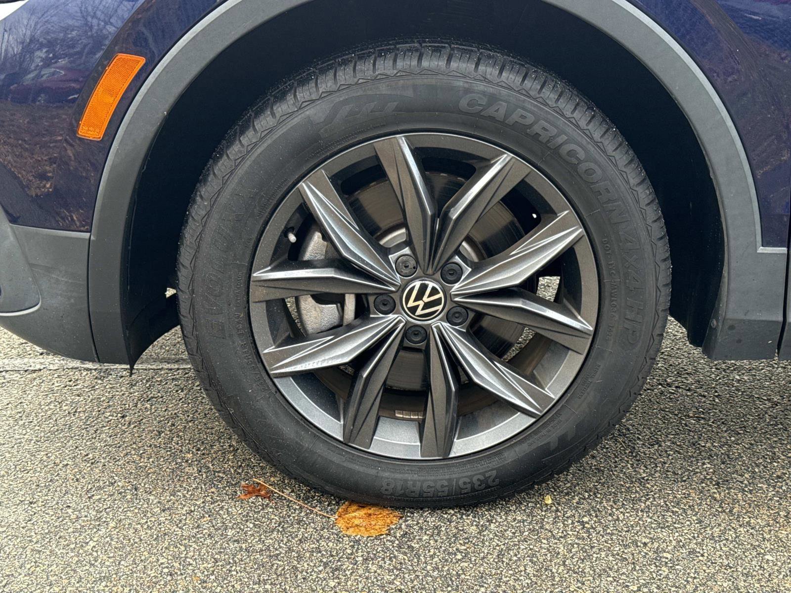 Certified 2022 Volkswagen Tiguan SE image 9