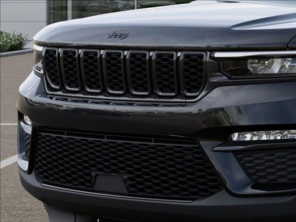 New 2025 Jeep Grand Cherokee Limited w/ Black Appearance Package AWD/4WD image 11