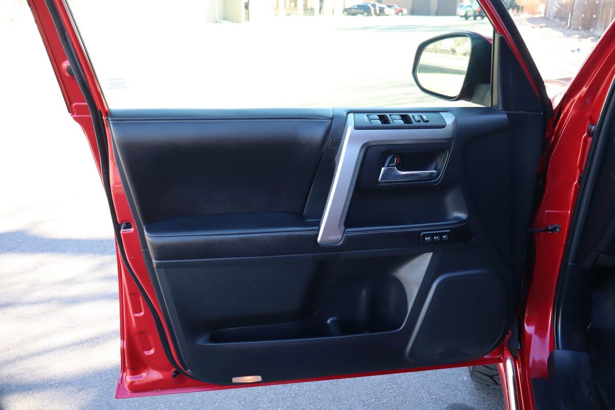 Used 2015 Toyota 4Runner Limited image 24