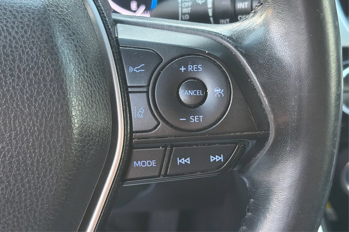 Used 2021 Toyota Venza LE AWD/4WD image 34