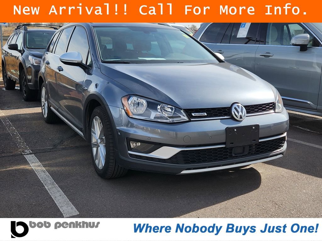 Used 2017 Volkswagen Golf Alltrack SE image 1