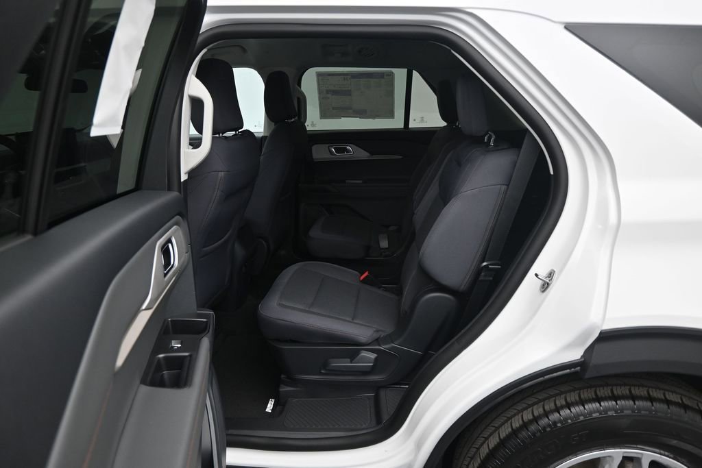 New 2026 Ford Explorer Active RWD image 18