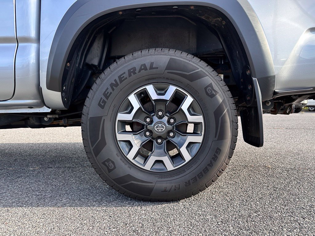 Used 2022 Toyota Tacoma TRD Off-Road AWD/4WD image 39