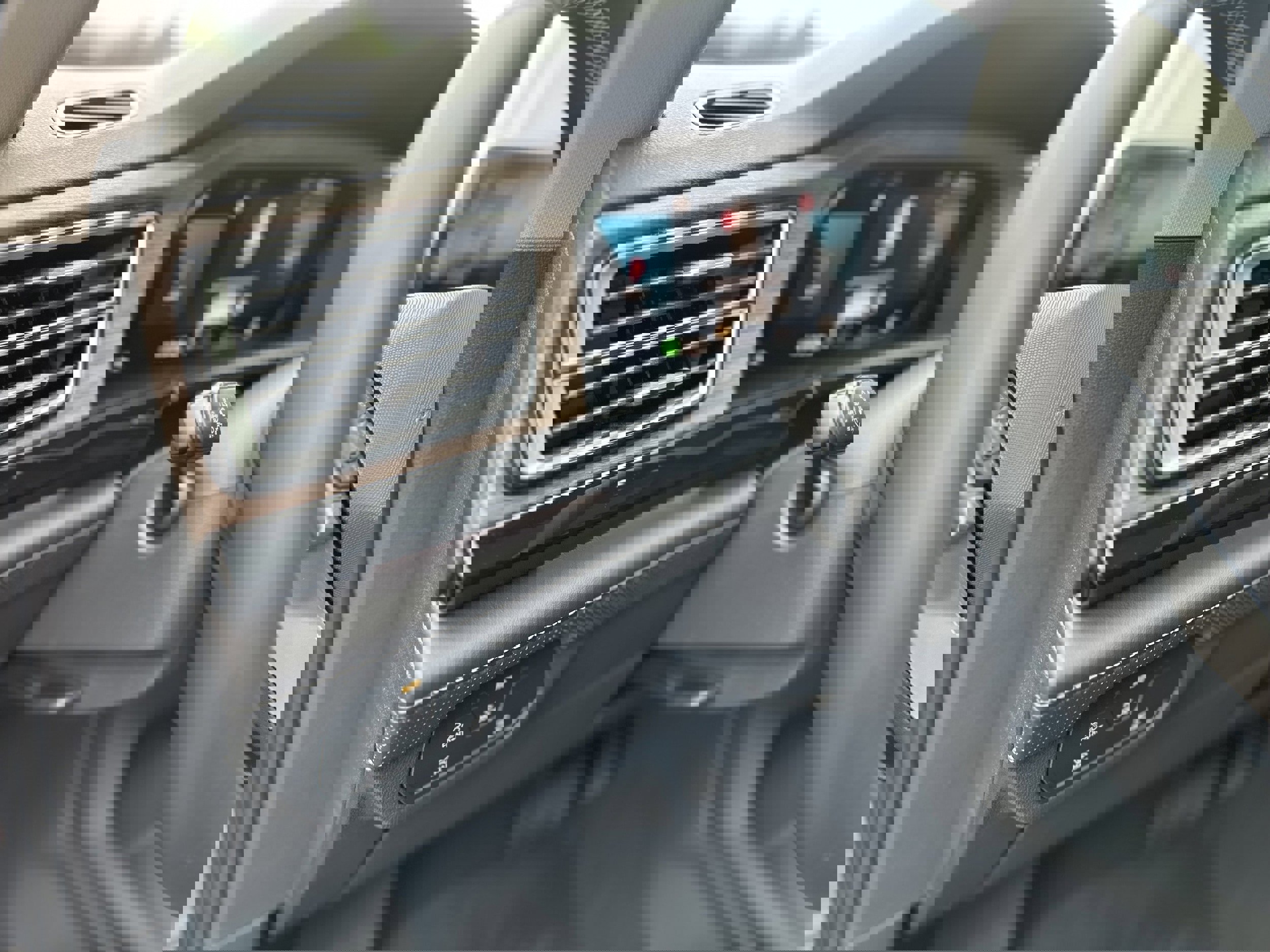 New 2025 Volkswagen Atlas SEL image 14