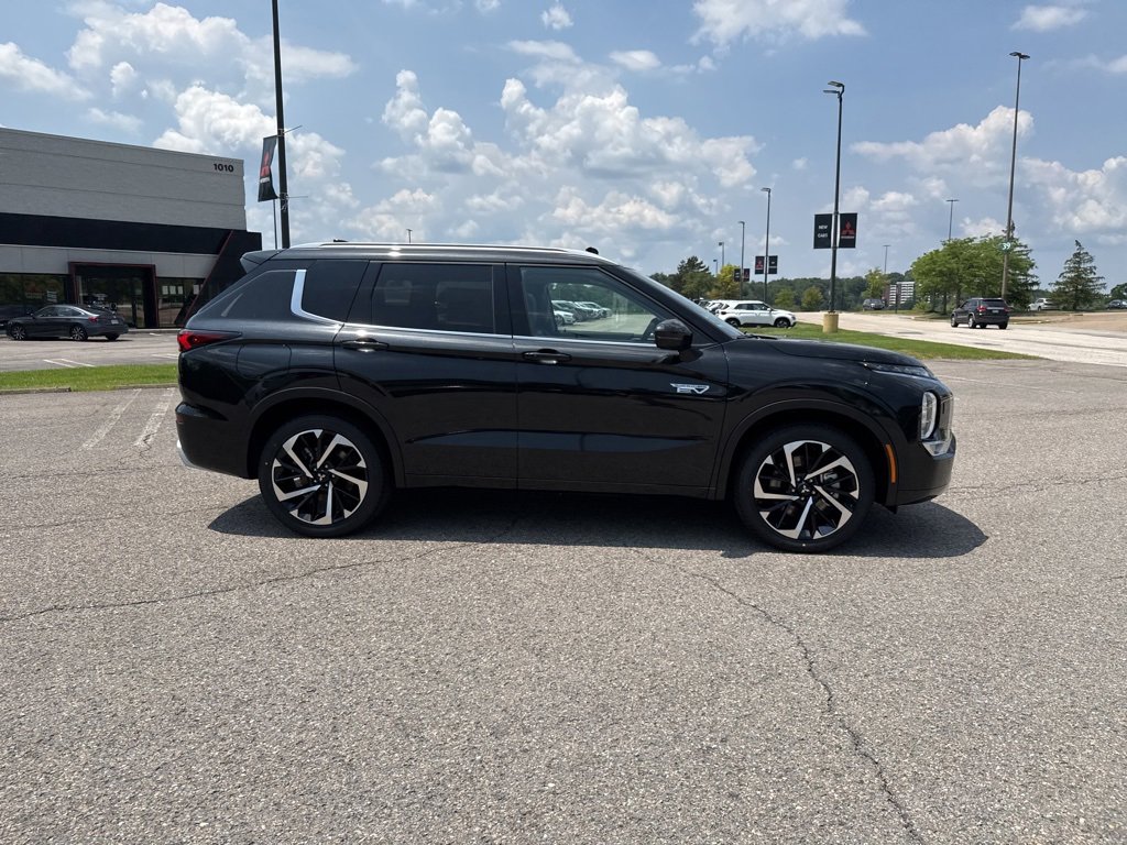 New 2025 Mitsubishi Outlander SEL image 4