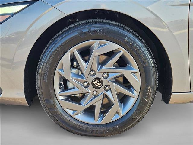 Used 2024 Hyundai Elantra SEL FWD image 24