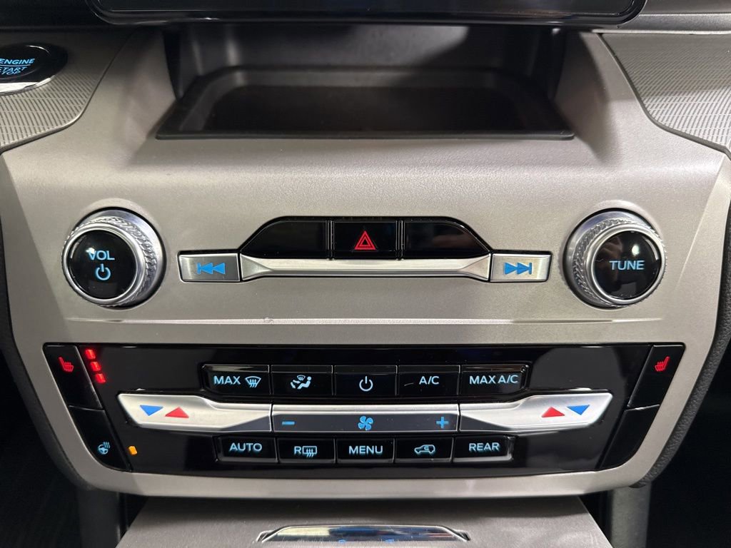 Used 2023 Ford Explorer XLT w/ Equipment Group 202A image 27