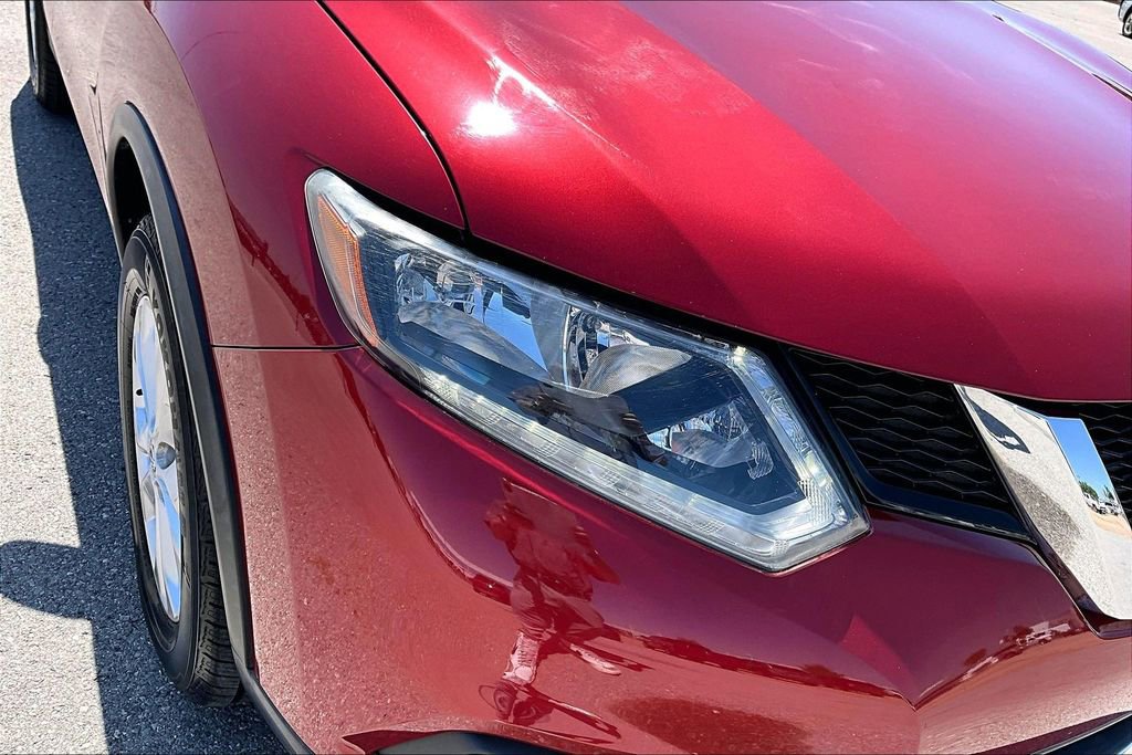Used 2016 Nissan Rogue SV image 27
