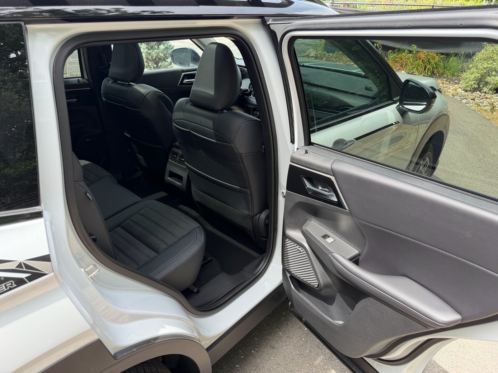 New 2026 Mitsubishi Outlander AWD image 13