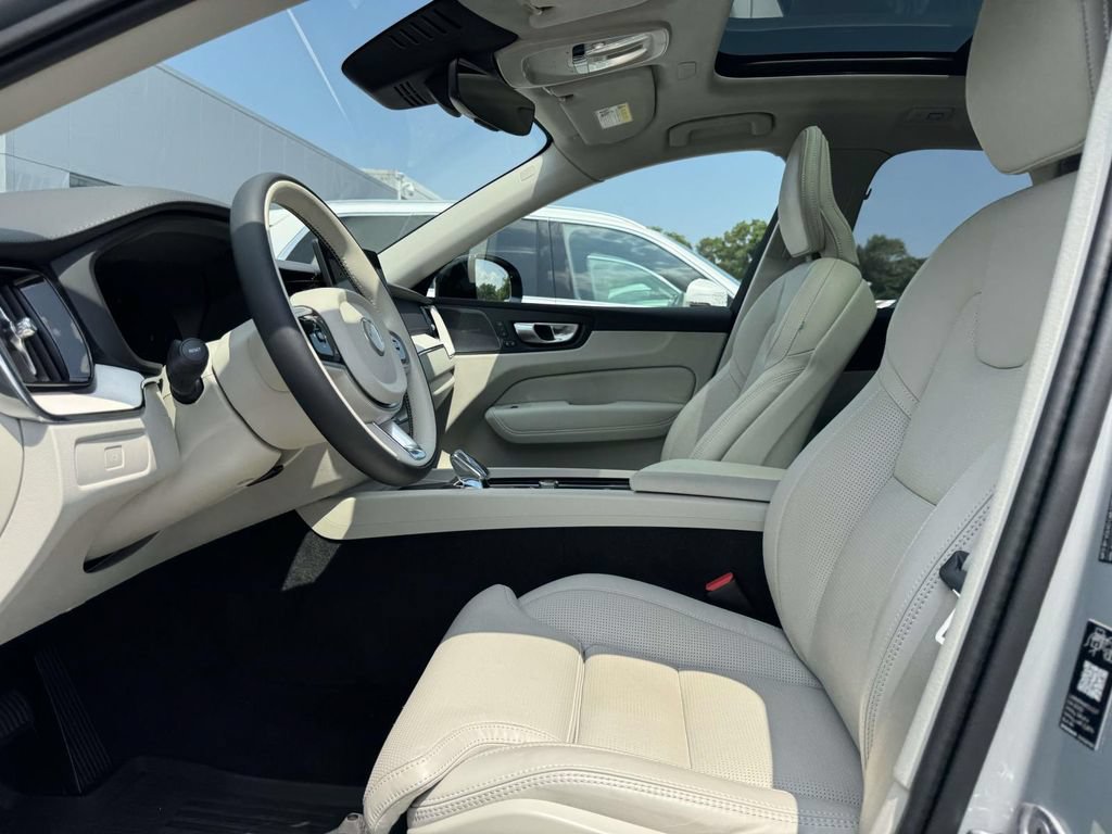 Certified 2026 Volvo XC60 B5 Ultra w/ Climate Package AWD/4WD image 13