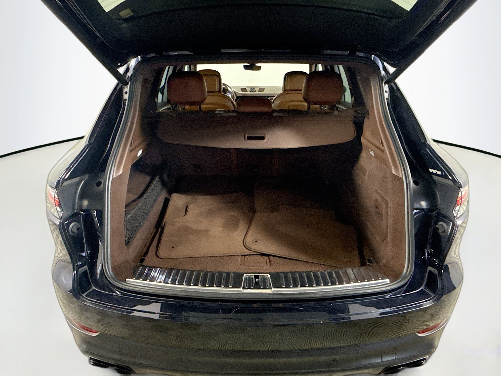 Used 2023 Porsche Cayenne image 34