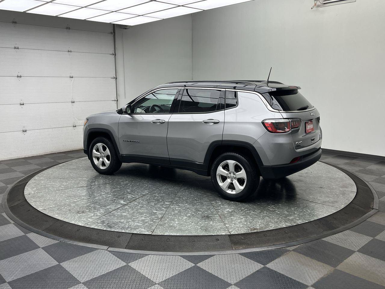 Used 2020 Jeep Compass Latitude w/ Cold Weather Group AWD/4WD image 2