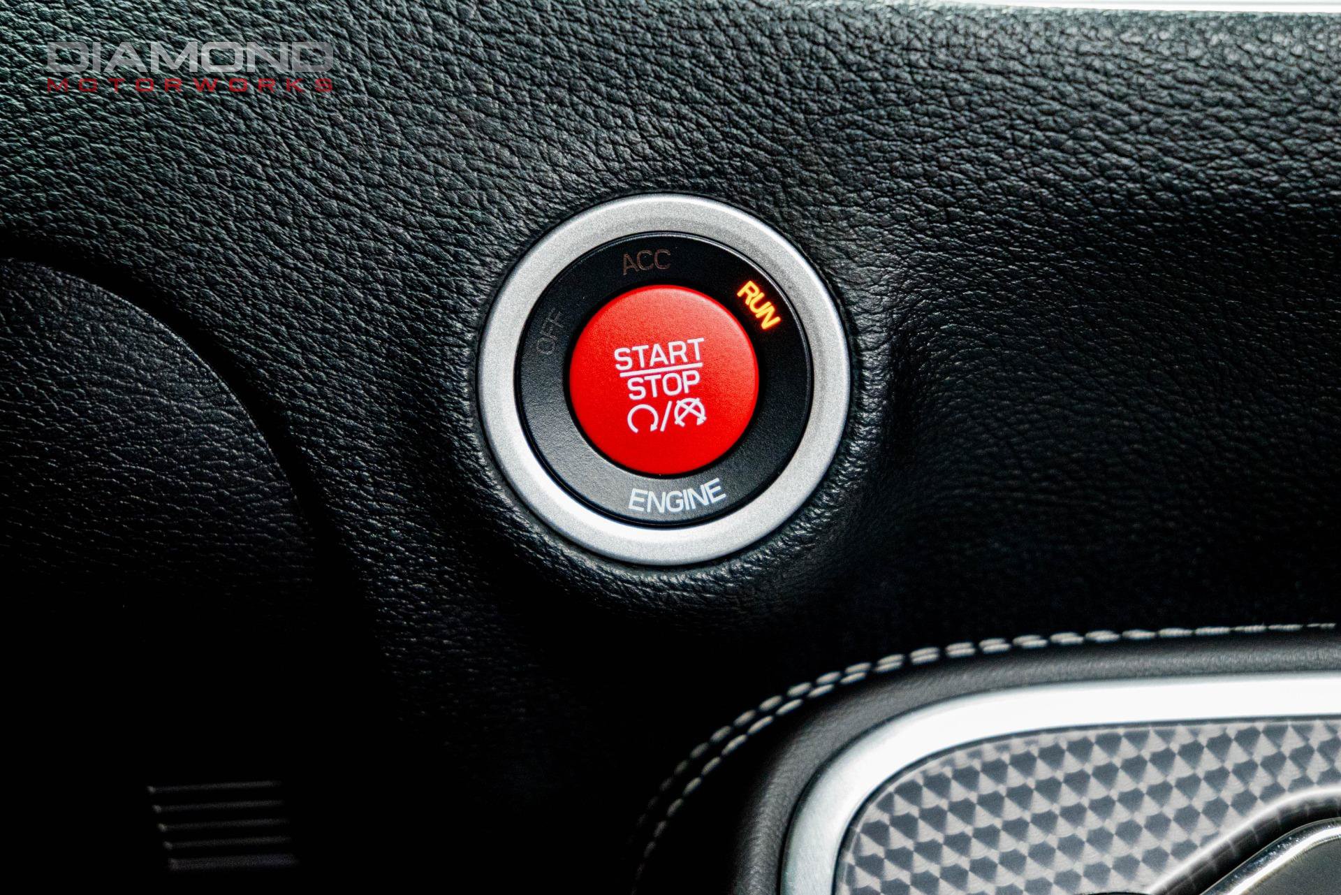 Used 2015 Dodge Challenger SRT Hellcat RWD image 24