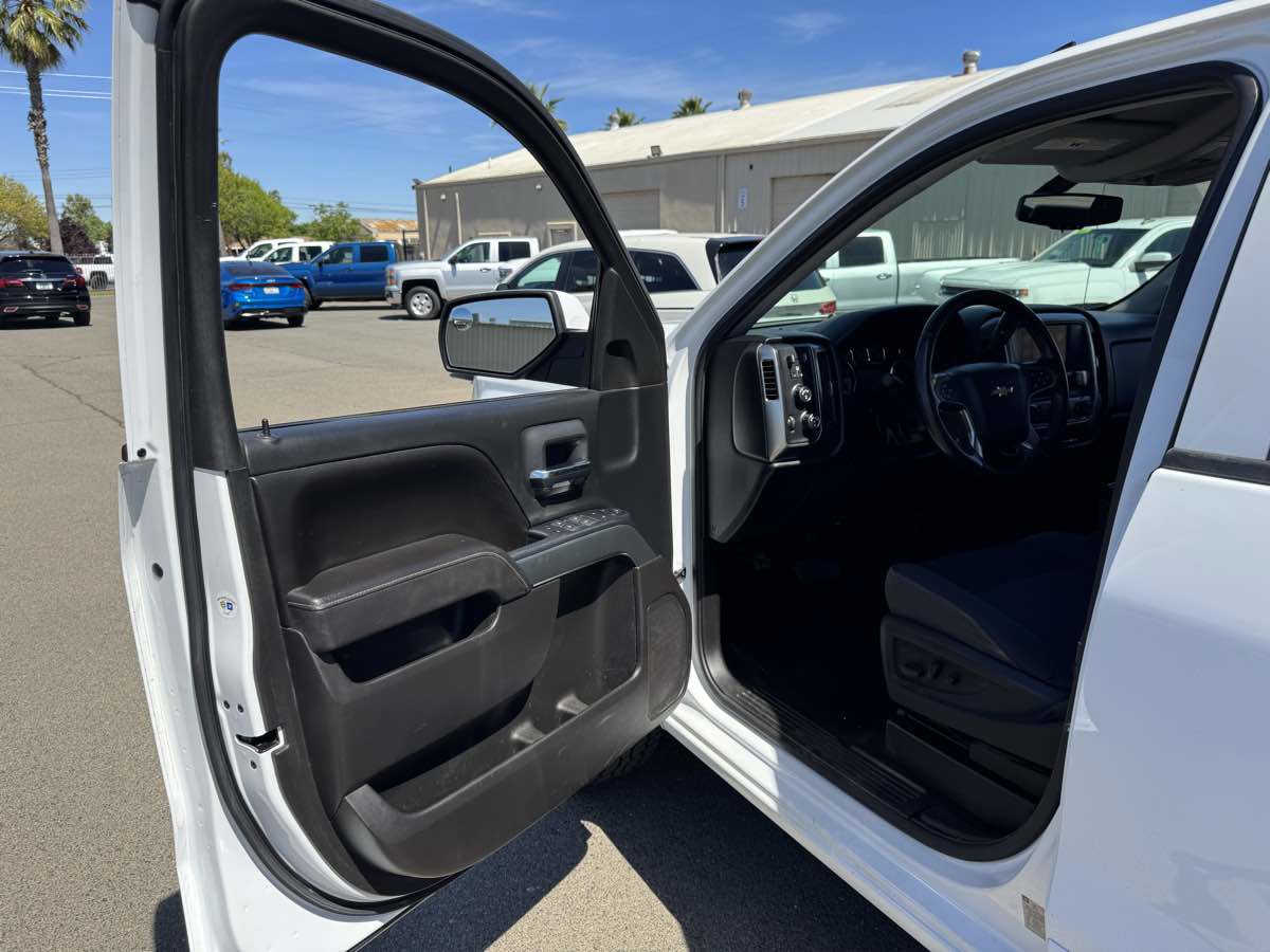 Used 2017 Chevrolet Silverado 1500 LT w/ All Star Edition AWD/4WD image 22