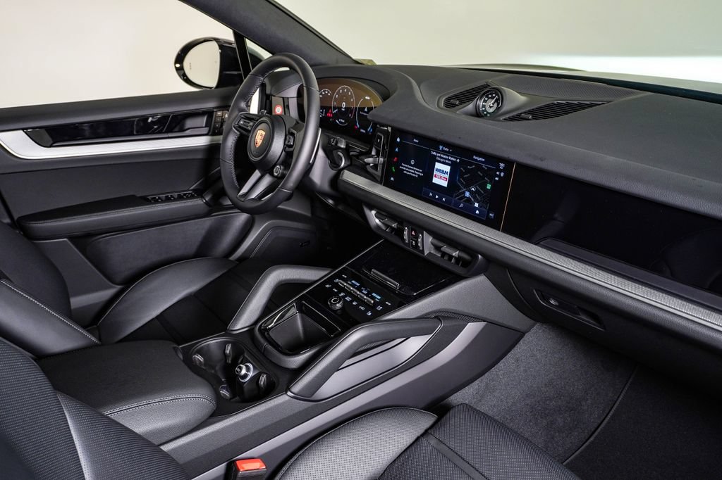 New 2026 Porsche Cayenne Coupe AWD/4WD image 14