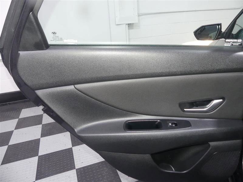 Used 2021 Hyundai Elantra SEL w/ Convenience + Premium Package FWD image 25