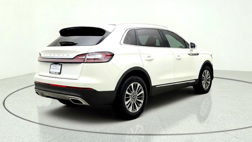 Used 2022 Lincoln Nautilus Reserve FWD image 5
