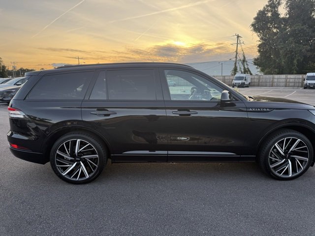 Used 2025 Lincoln Aviator Black Label w/ Jet Appearance Package image 6