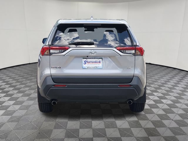Used 2022 Toyota RAV4 LE FWD image 7
