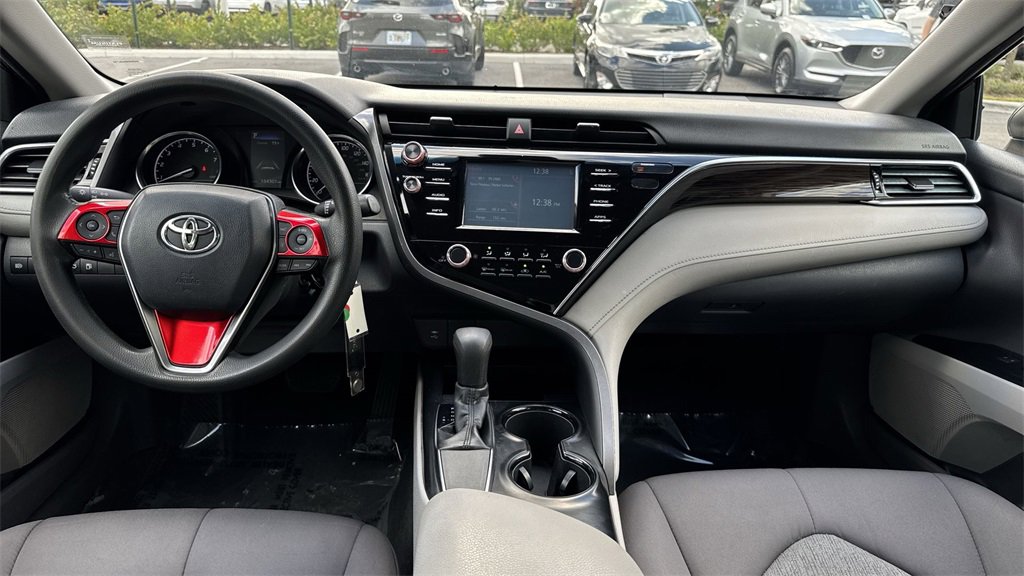 Used 2018 Toyota Camry L image 15
