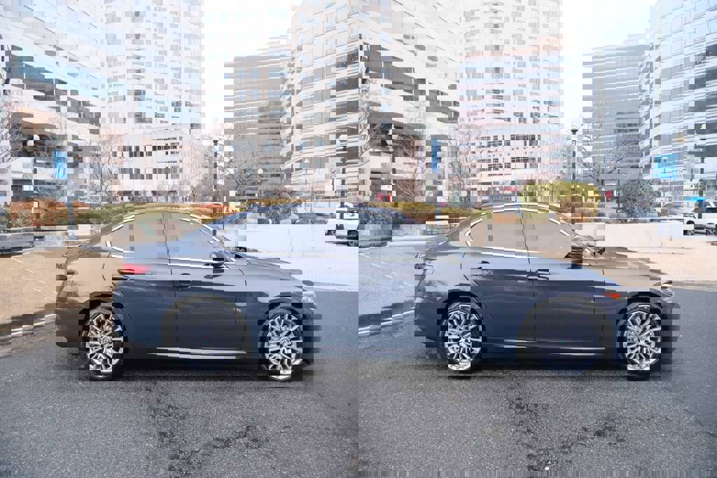 Used 2019 Alfa Romeo Giulia Ti w/ Quick Order Package 22Z Lusso image 13