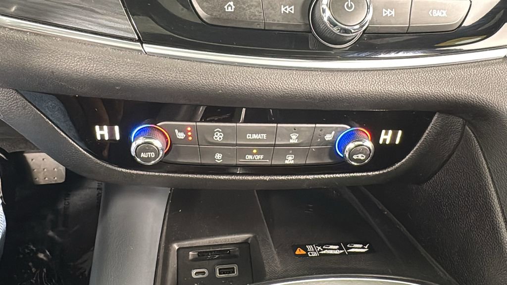 Used 2023 Buick Enclave Essence w/ Experience Buick Package image 31