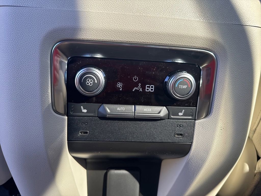New 2026 GMC Yukon Denali w/ Sun & Power Step Package AWD/4WD image 58