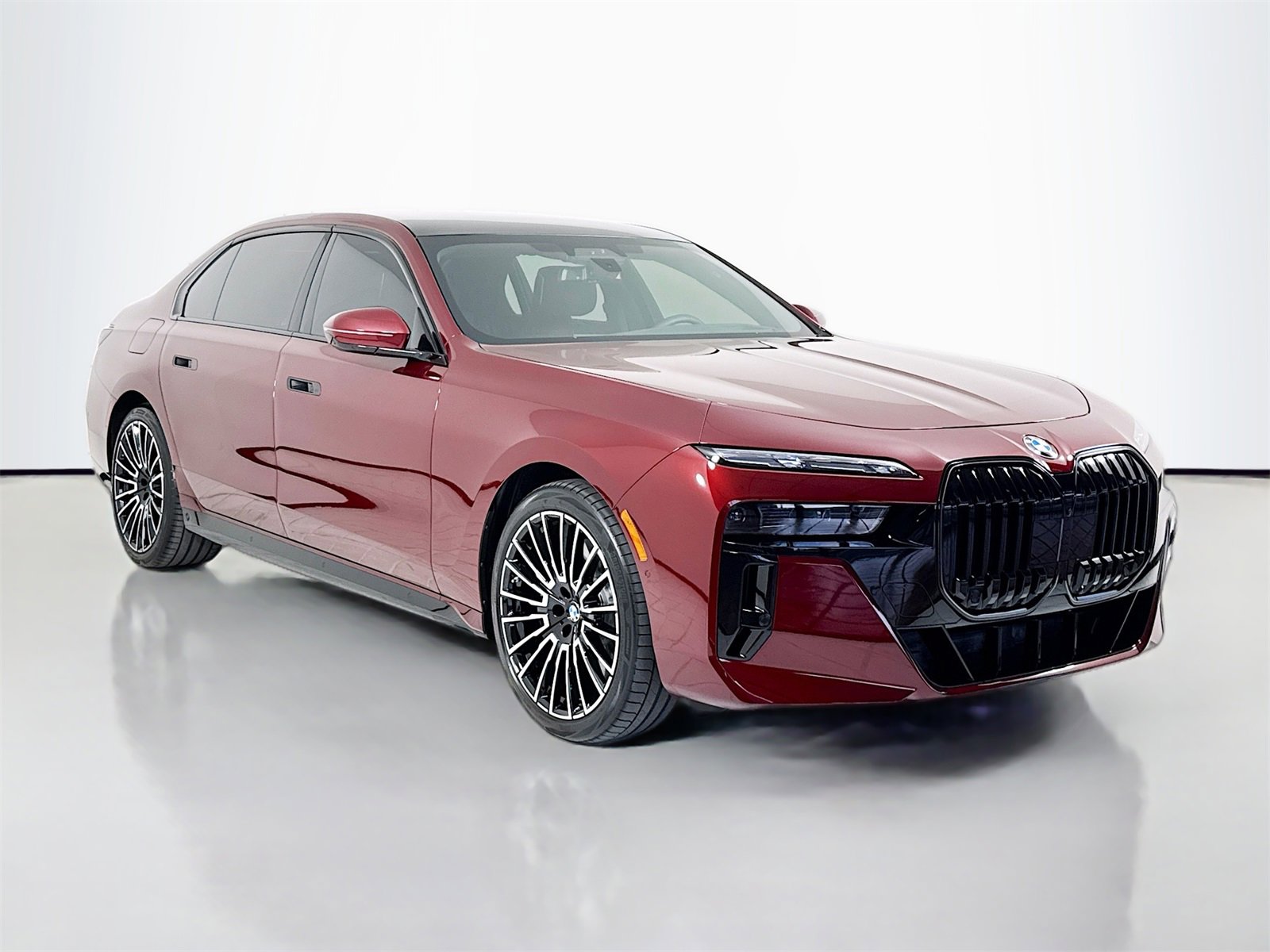 Used 2025 BMW 760i xDrive w/ Executive Package image 1