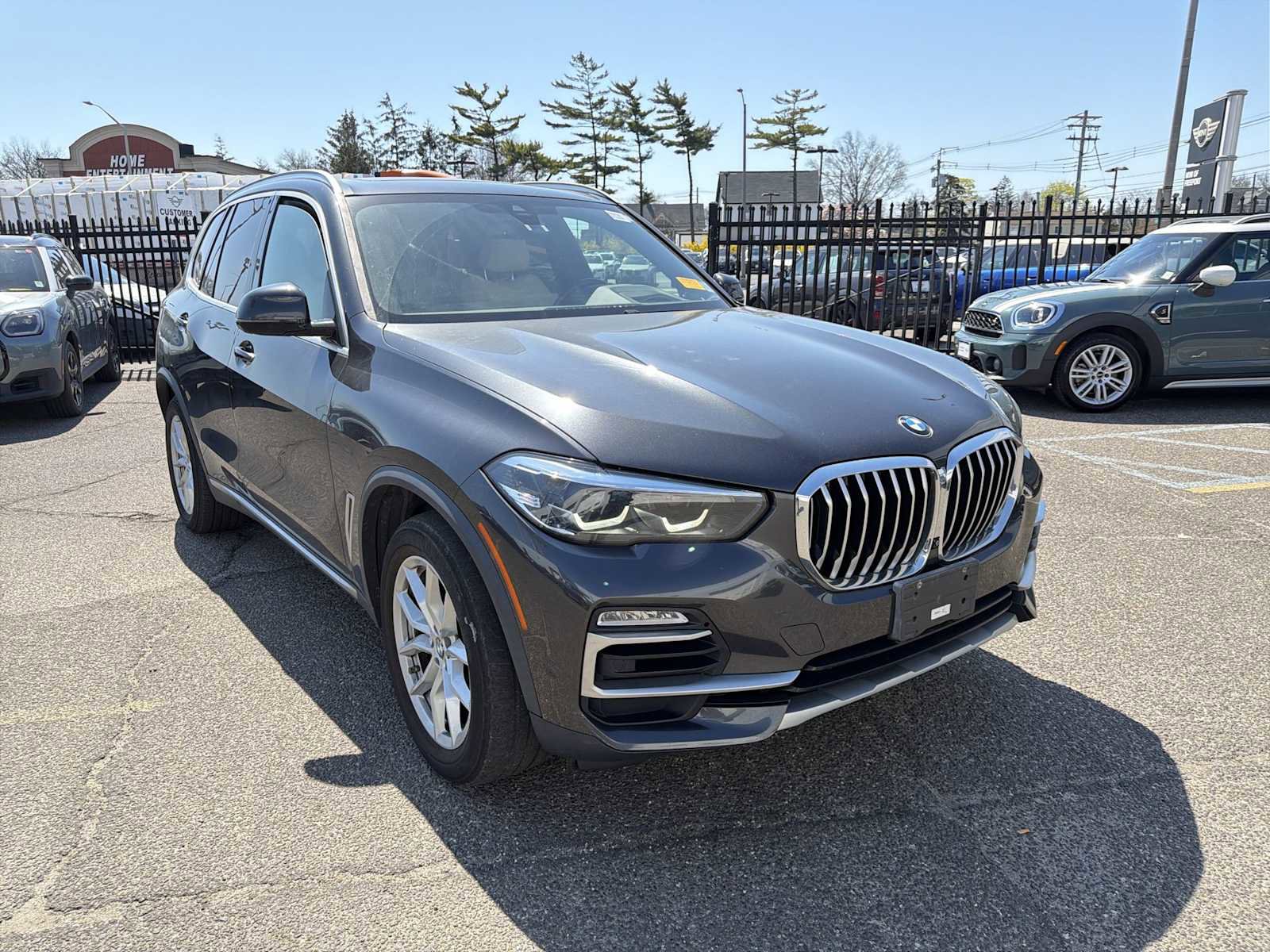 Used 2021 BMW X5 xDrive40i w/ Premium Package image 2