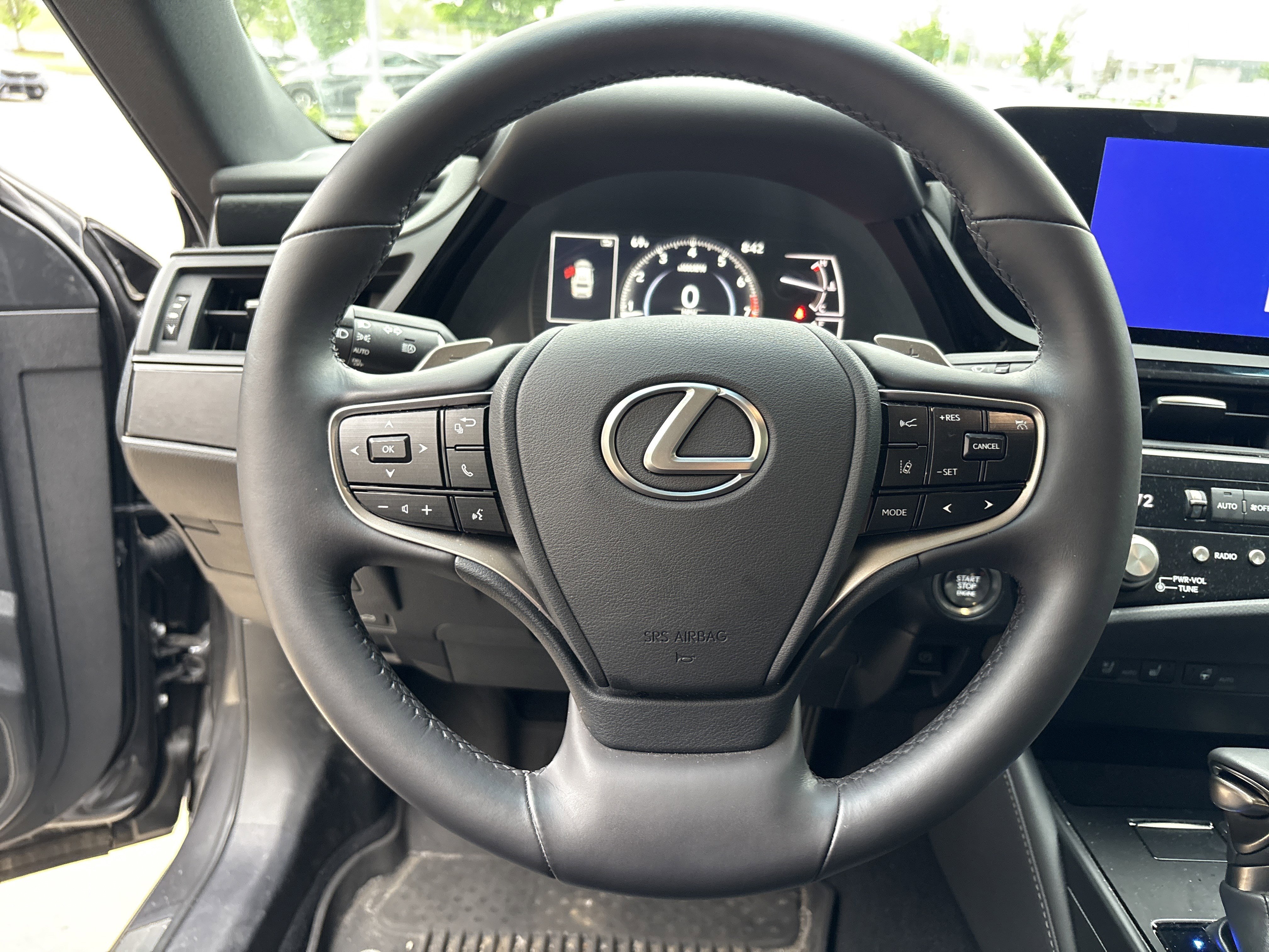 Used 2023 Lexus ES 250 w/ Premium Package image 18